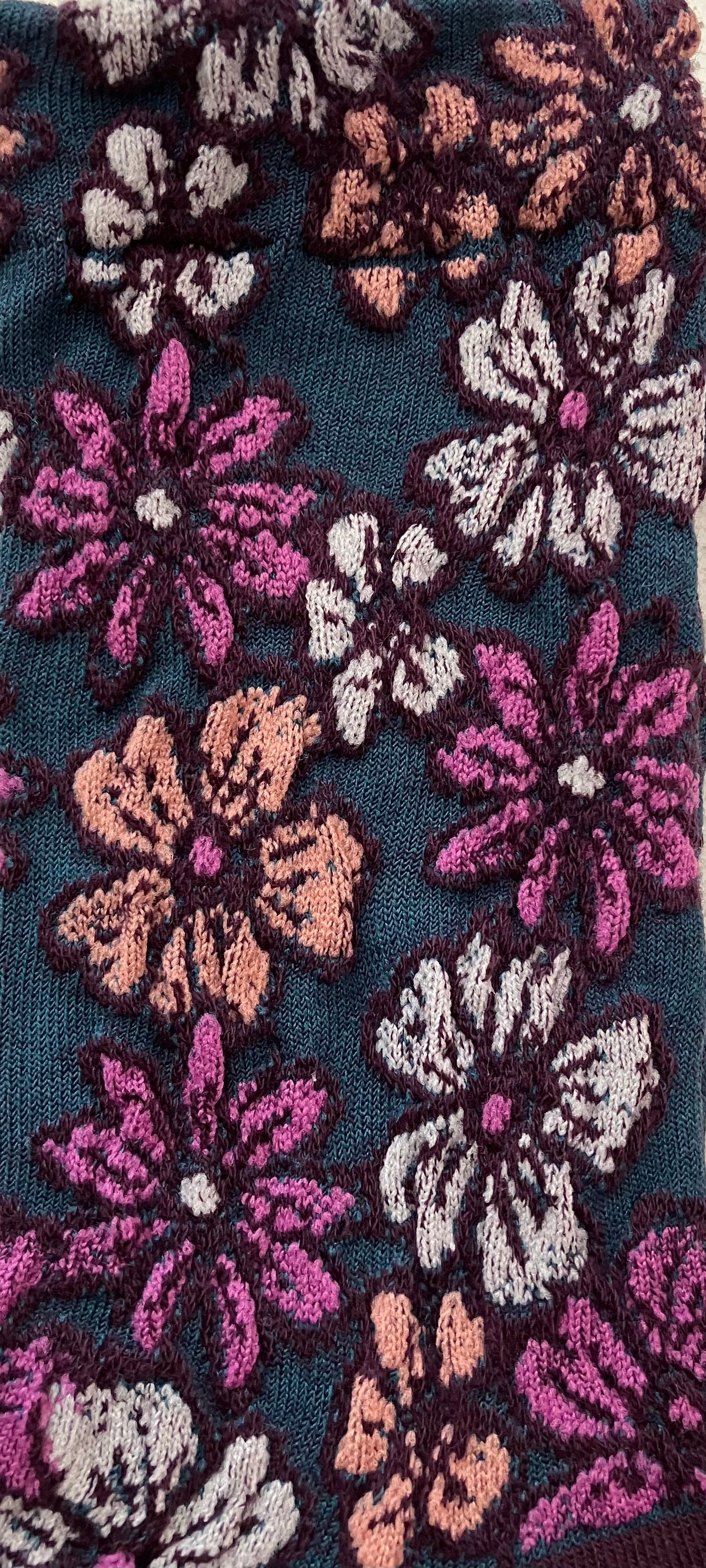 Women's Retro Flower Green Base Cotton Crew Sock