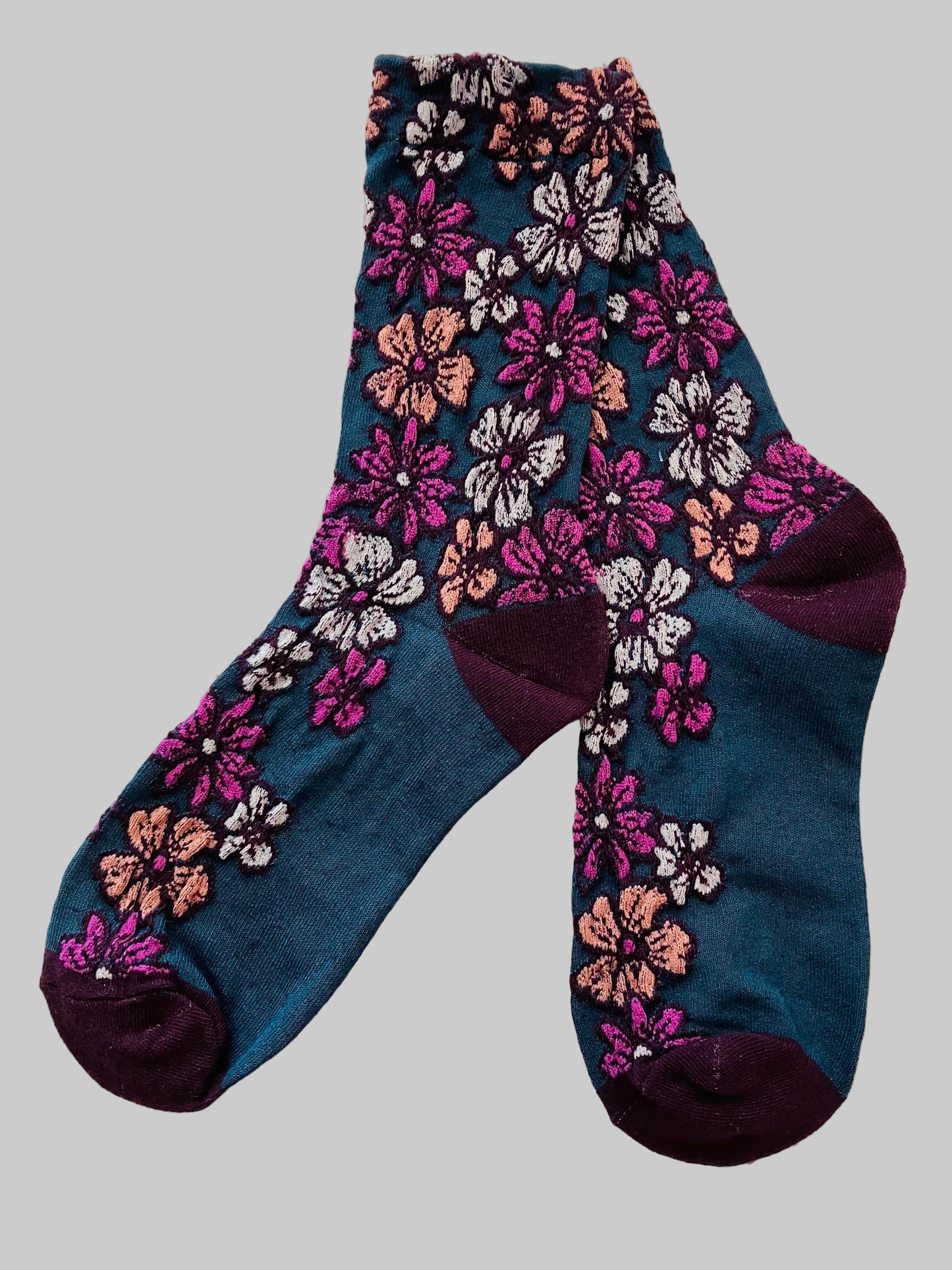 Women's Retro Flower Green Base Cotton Crew Sock
